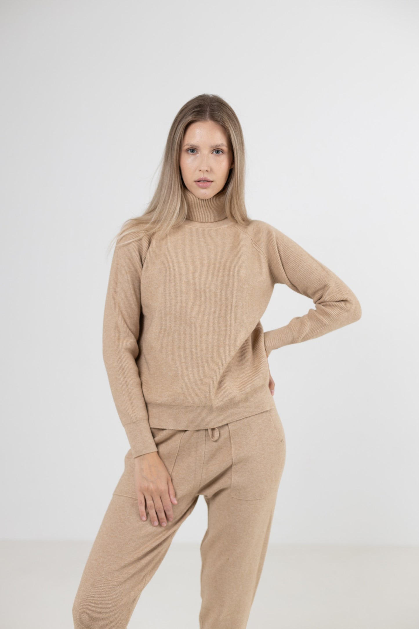 Knit set: Sweater and Pants - CAPPUCCINO